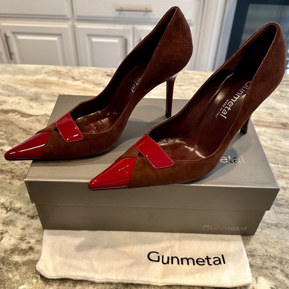 Gunmetal Shoes - Rare Vintage Gunmetal Brown Suede with Red Patent Leather Pumps - Size 8 - EUC